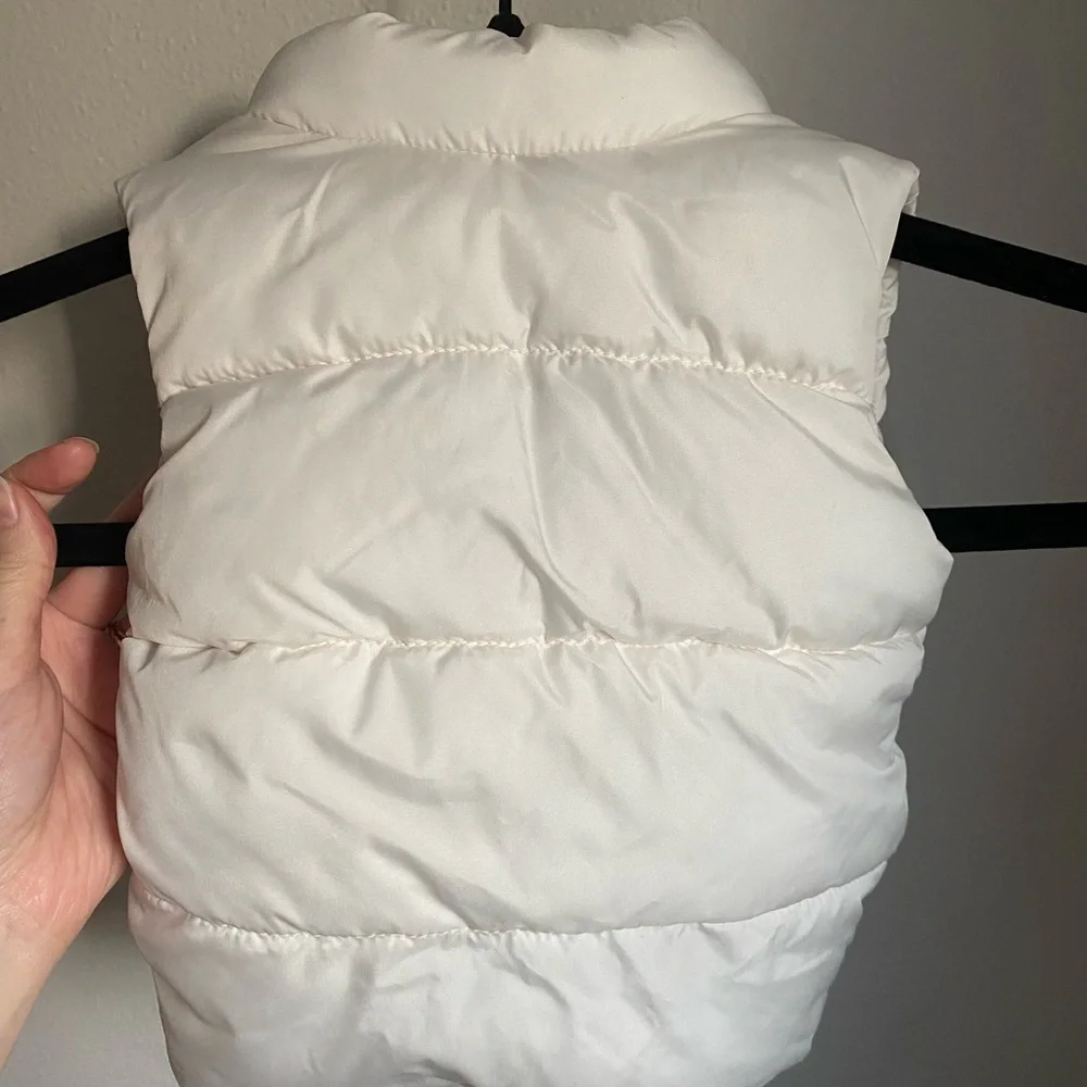 Old Navy Water Resistant White Puffer‎ Vest 3-6 Months Cozy Warm Winter Layering